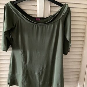 New Top  off shoulders -Save the queen  - size XL - army green